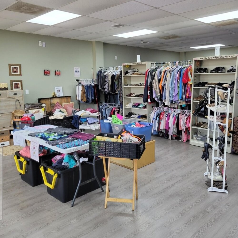 Preowned and Nwt. Curvy collection xl-30